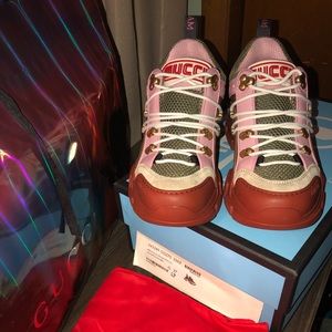 EUC AUTHENTIC GUCCI FLASHTREK SNEAKERS